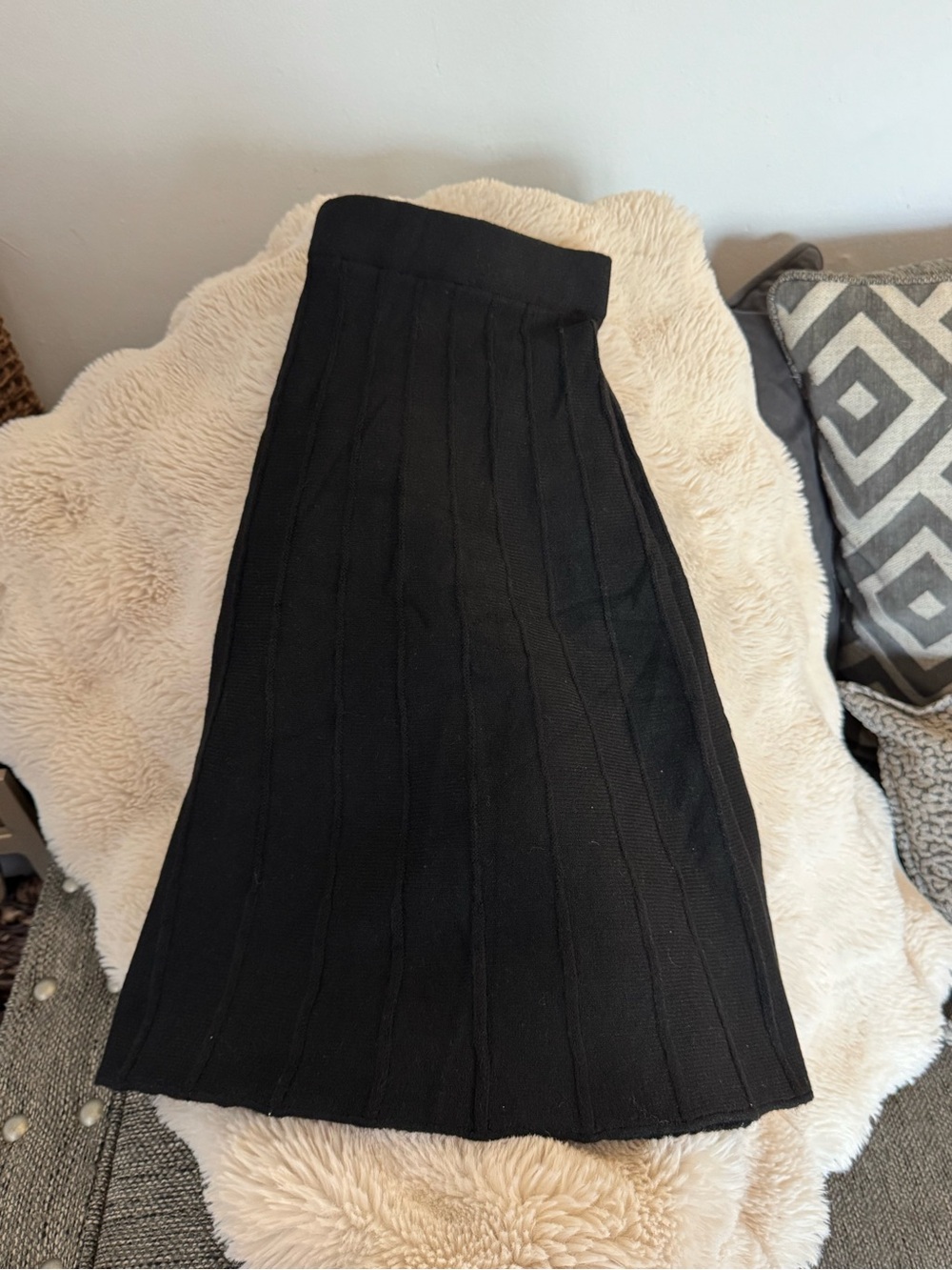 Source Unknown Black Ribbed Knit Midi Skirt